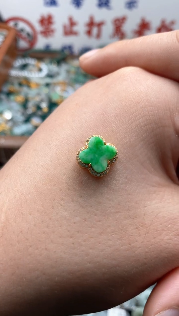 【闪购商品】翡翠颈饰未镶嵌哥哥