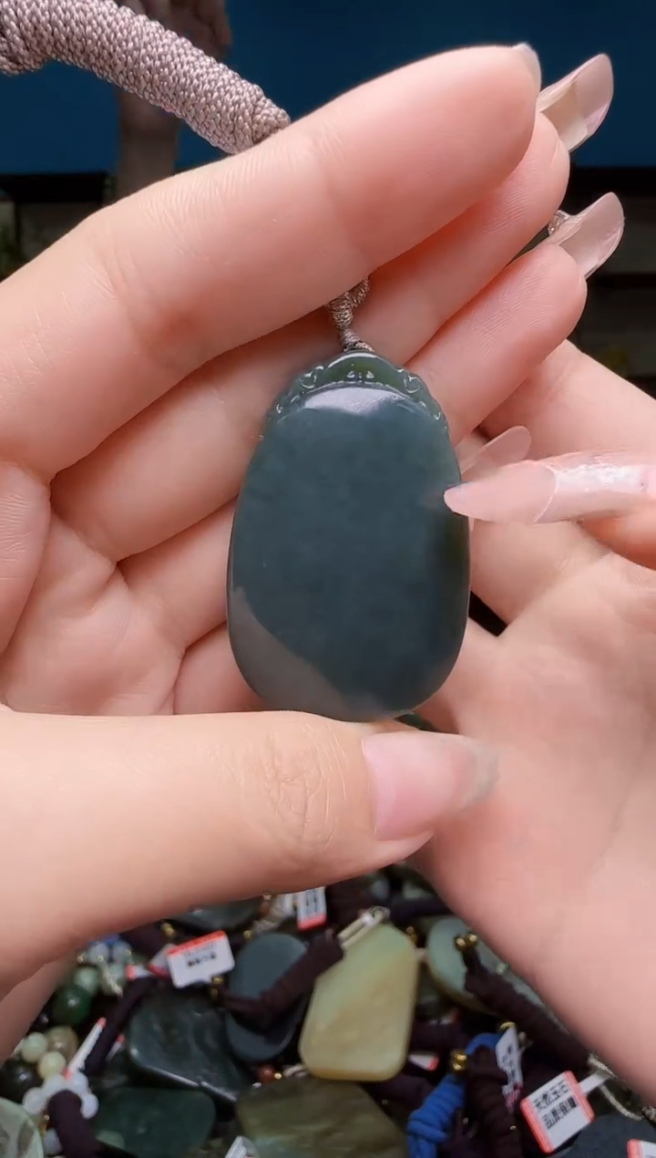 颈饰未镶嵌和田玉1