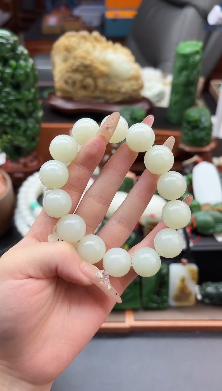 未镶嵌手串和田玉董小姐推荐 多样性发货 拍一发一hs16