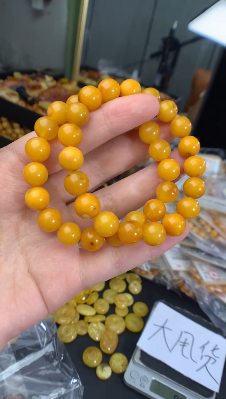 蜜蜡未镶嵌珠宝奇石多样性发一件