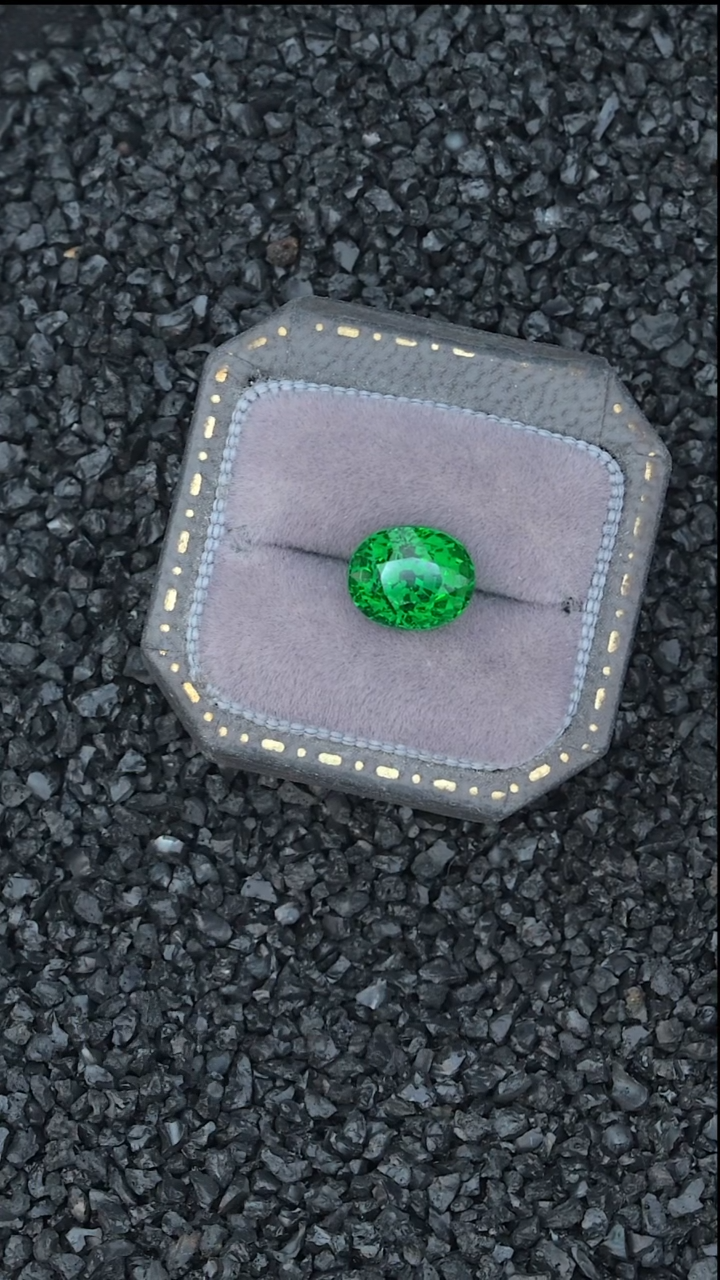 【闪购商品】石榴石（沙弗莱）裸石未镶嵌3.02克拉