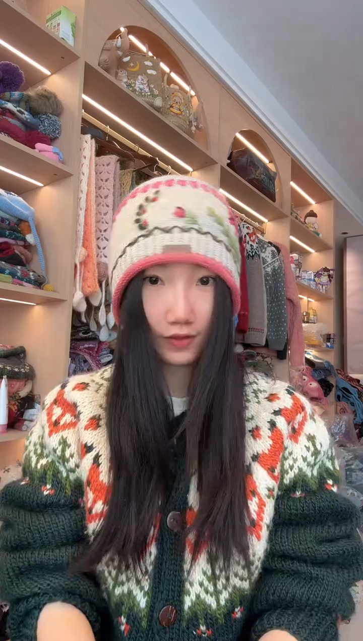 羊毛美利奴米粉刺绣卷边冷帽