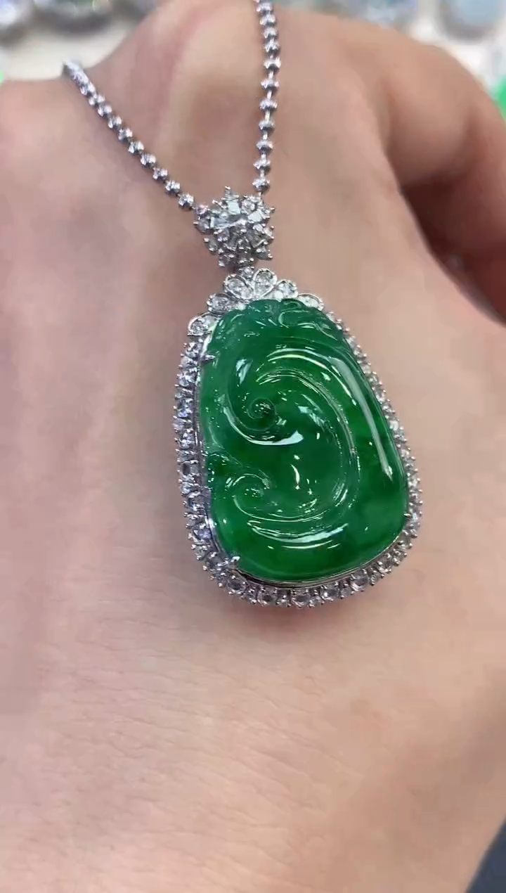 【闪购商品】翡翠吊坠(不含链)18K金镶嵌C27