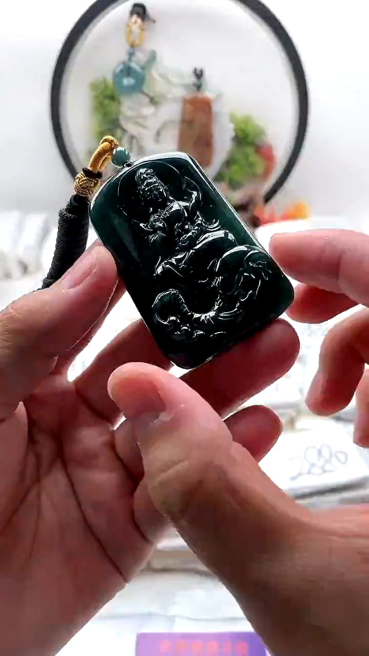 颈饰未镶嵌翡翠普贤