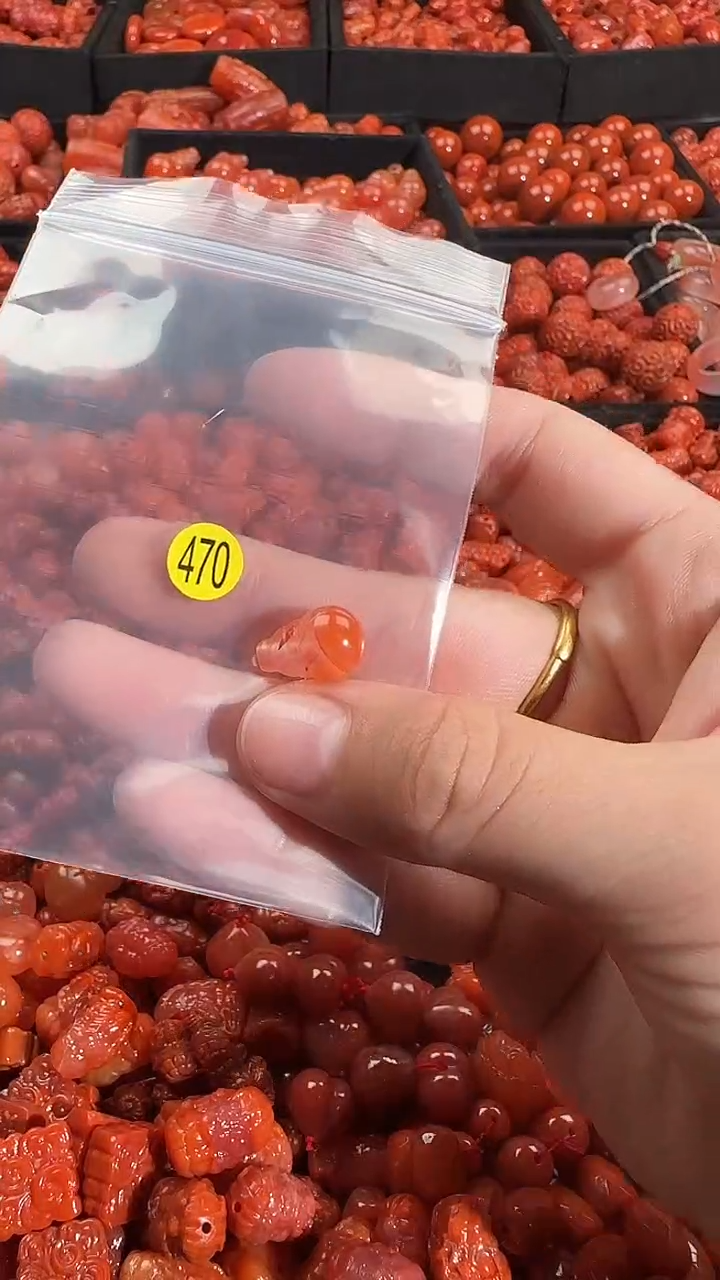 颈饰未镶嵌南红玛瑙1