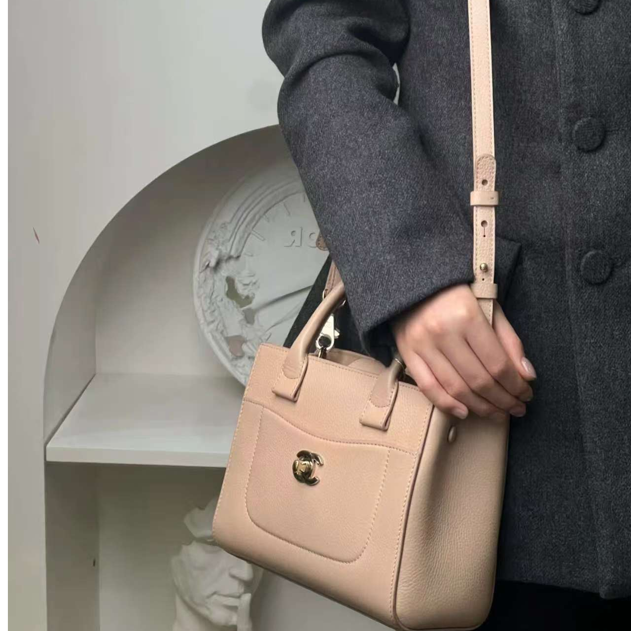 99新 Chanel/香奈儿 executive tote mini裸粉色包/甄选