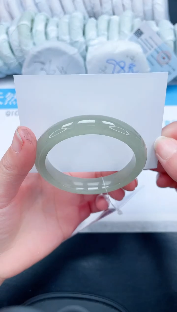 【闪购商品】石英质玉手镯未镶嵌83-53.5