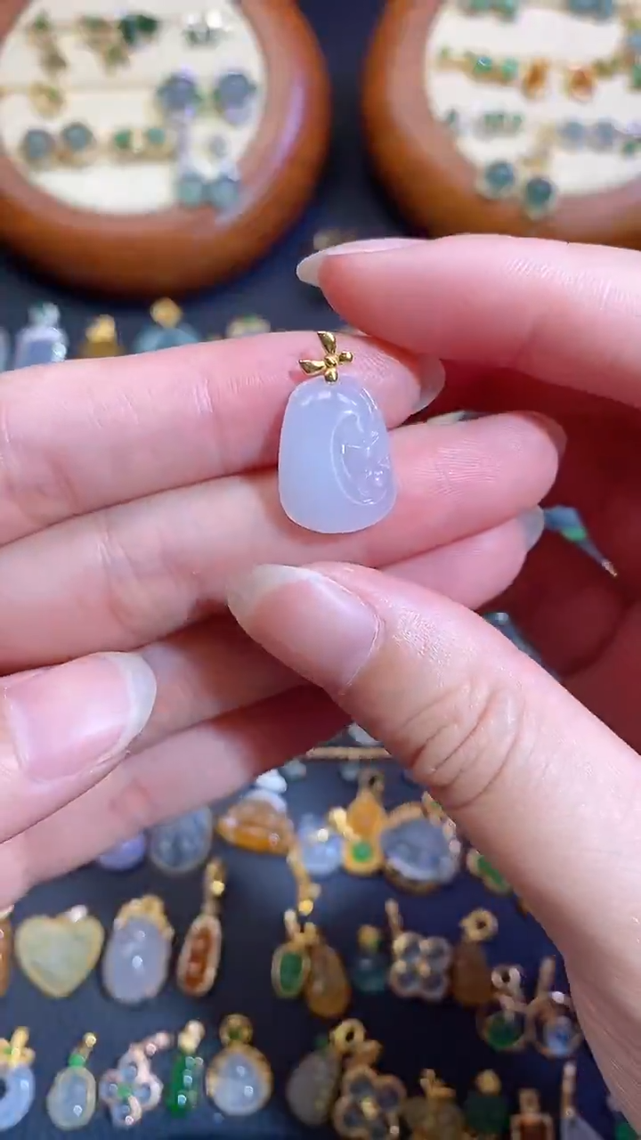 翡翠18K金镶嵌颈饰天然A货翡翠