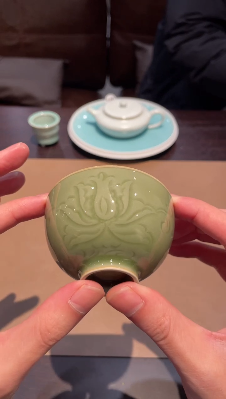 141窑承青瓷梅子青半刀莲杯