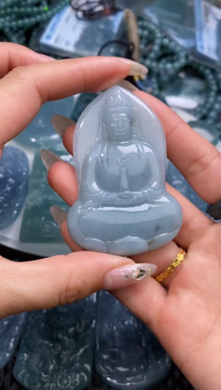 【闪购商品】翡翠颈饰未镶嵌          