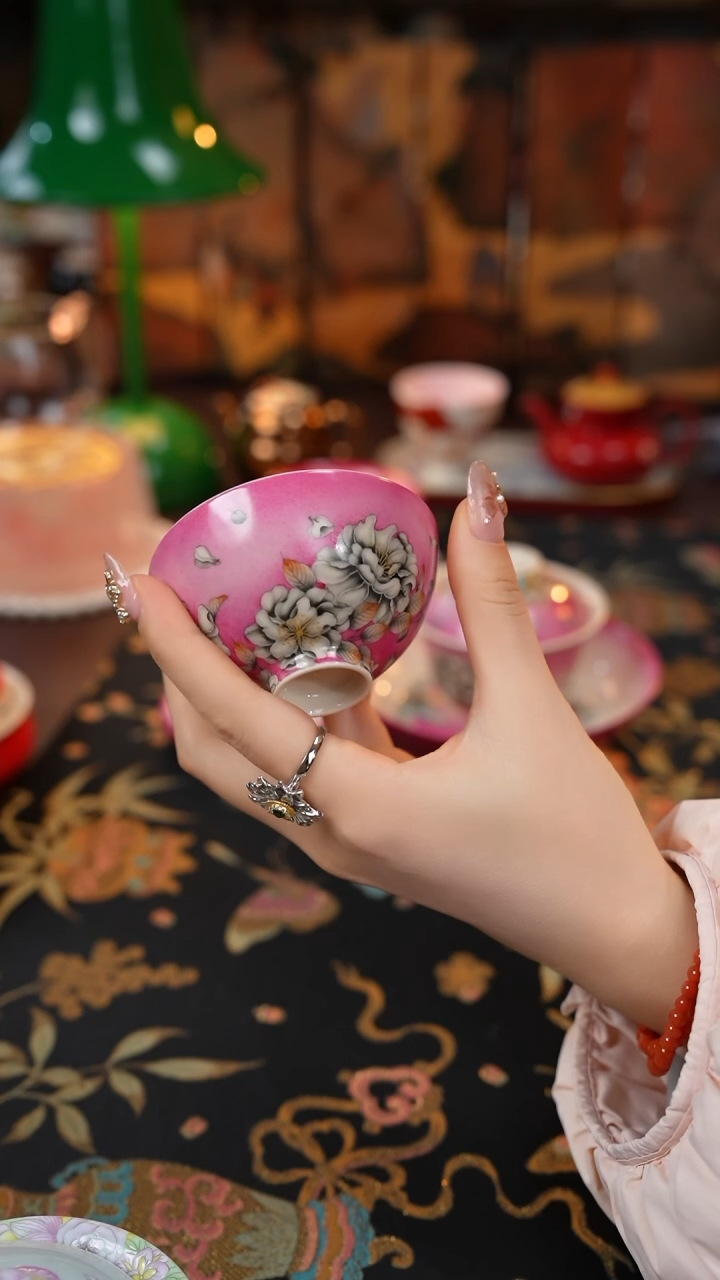 【闪购商品】景德镇手工手绘雅圣粉彩牡丹花主人杯