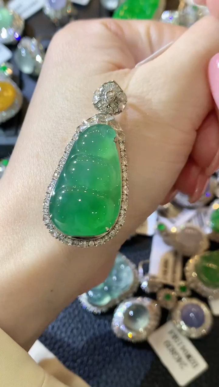 【闪购商品】翡翠吊坠(不含链)18K金镶嵌W62 翡翠