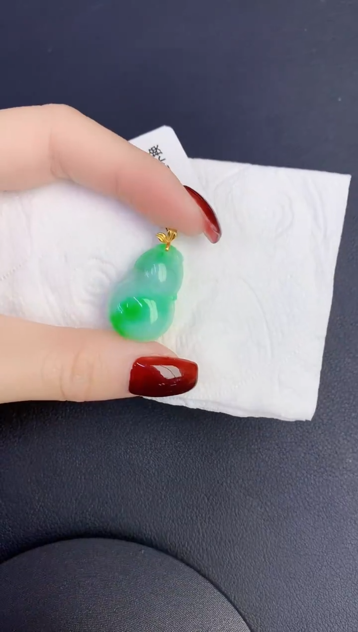 颈饰18K金镶嵌翡翠缅甸天然翡翠A货