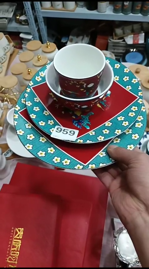 瓷a**y959一套餐具