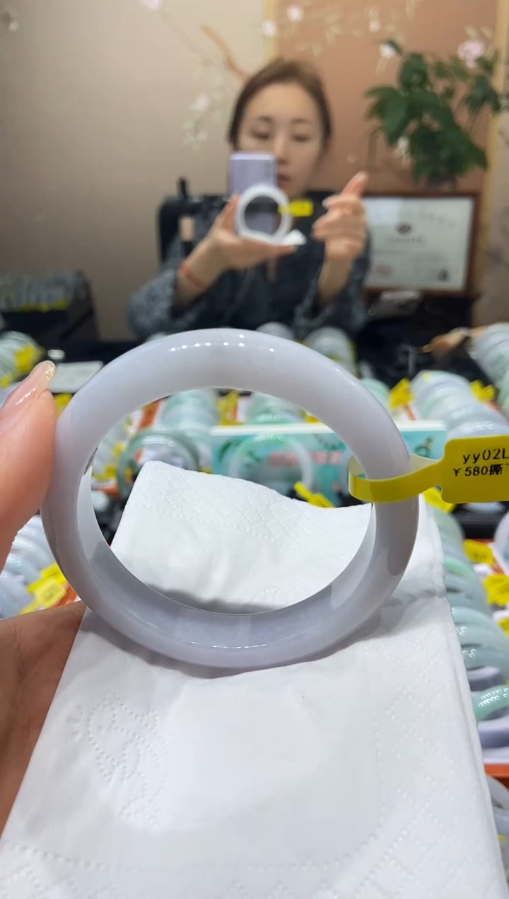 【闪购商品】翡翠手镯未镶嵌61.6圈口