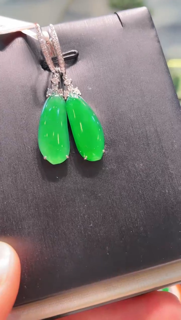 【闪购商品】翡翠颈饰18K金镶嵌A99耳包