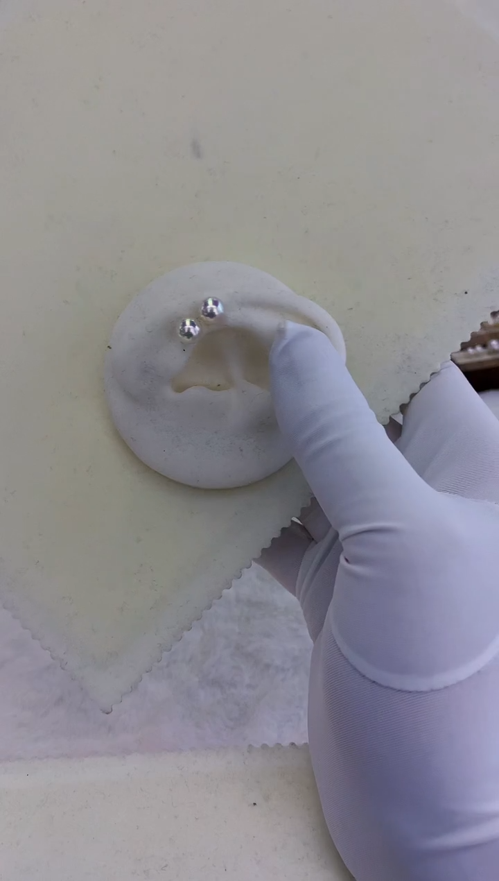 18K金镶嵌饰品海水珍珠6-7素钉