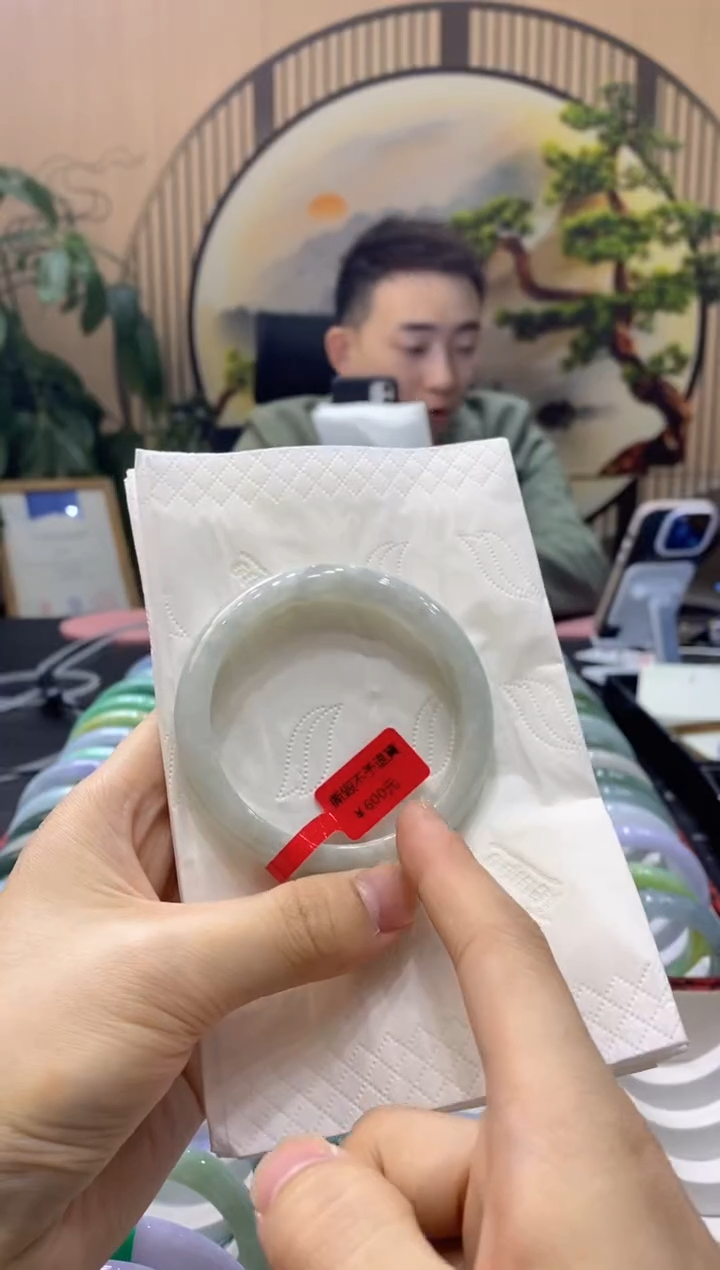 【闪购商品】翡翠手镯未镶嵌000009513