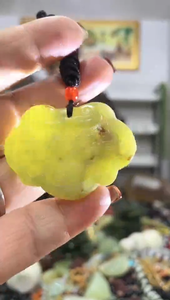 未镶嵌岫玉挂件 