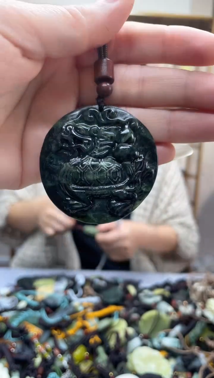 未镶嵌岫玉吊坠·