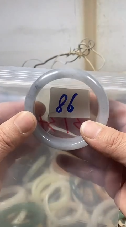 【闪购商品】石英质玉手镯未镶嵌55+86