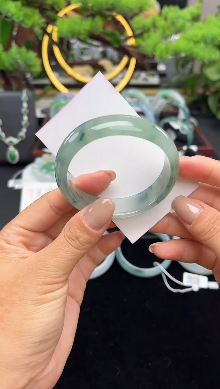 未镶嵌手镯翡翠手镯