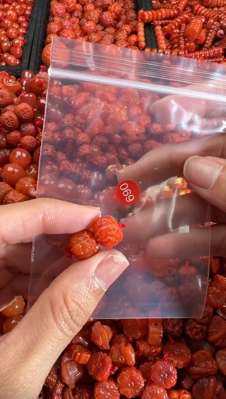 【闪购商品】南红玛瑙颈饰未镶嵌1