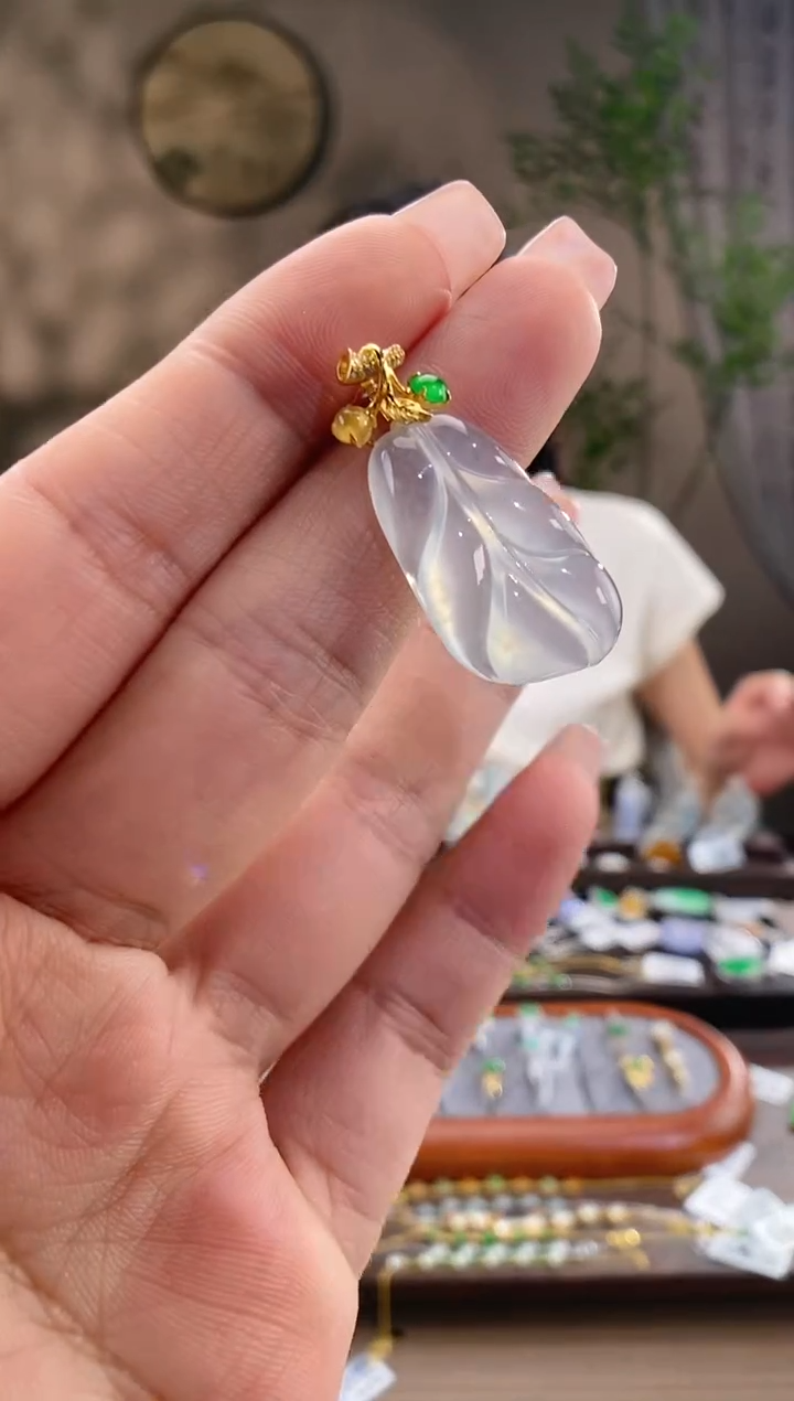 翡翠18K金镶嵌吊坠(不含链)叶子