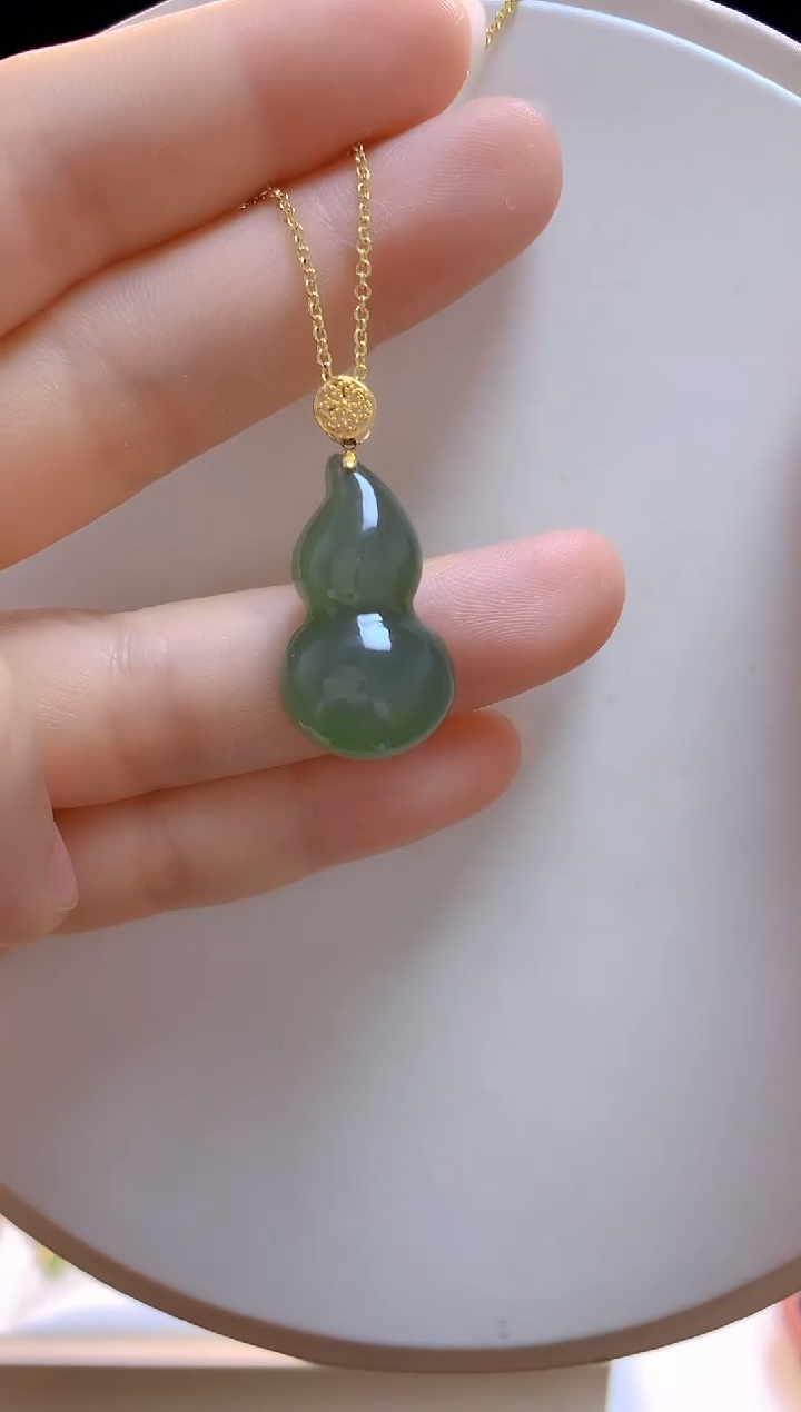 和田玉18K金镶嵌吊坠(赠链)立体葫芦