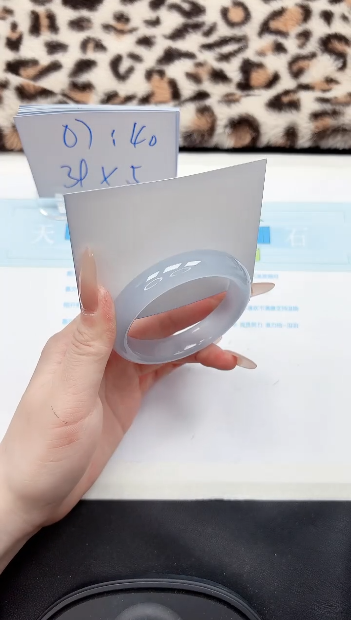 【闪购商品】石英质玉手镯未镶嵌216-55