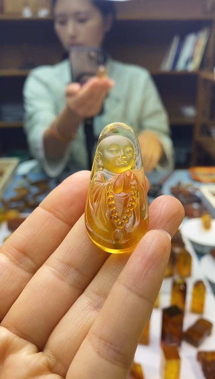 琥珀颈饰未镶嵌SN82-31（向佛）