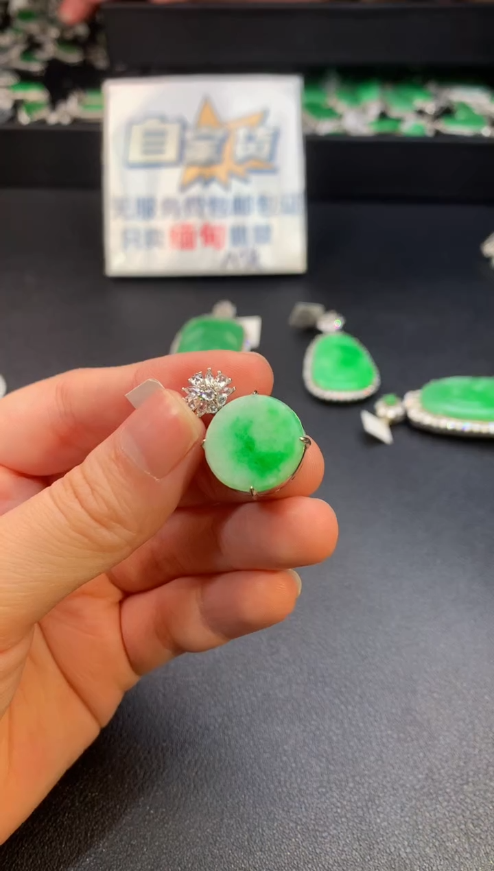 【闪购商品】翡翠颈饰银S925镶嵌翡翠