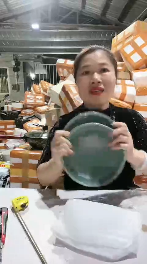 陶5452瑕疵绿色盘子两个