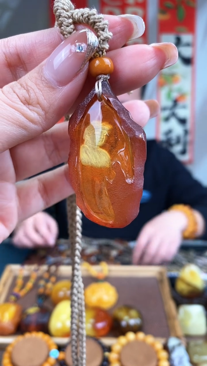 【闪购商品】琥珀裸石未镶嵌基地发货 一物一证 顺丰包邮