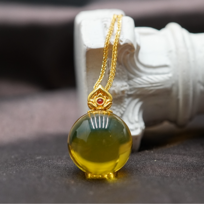 18K琥珀蓝珀吊坠 CA062501