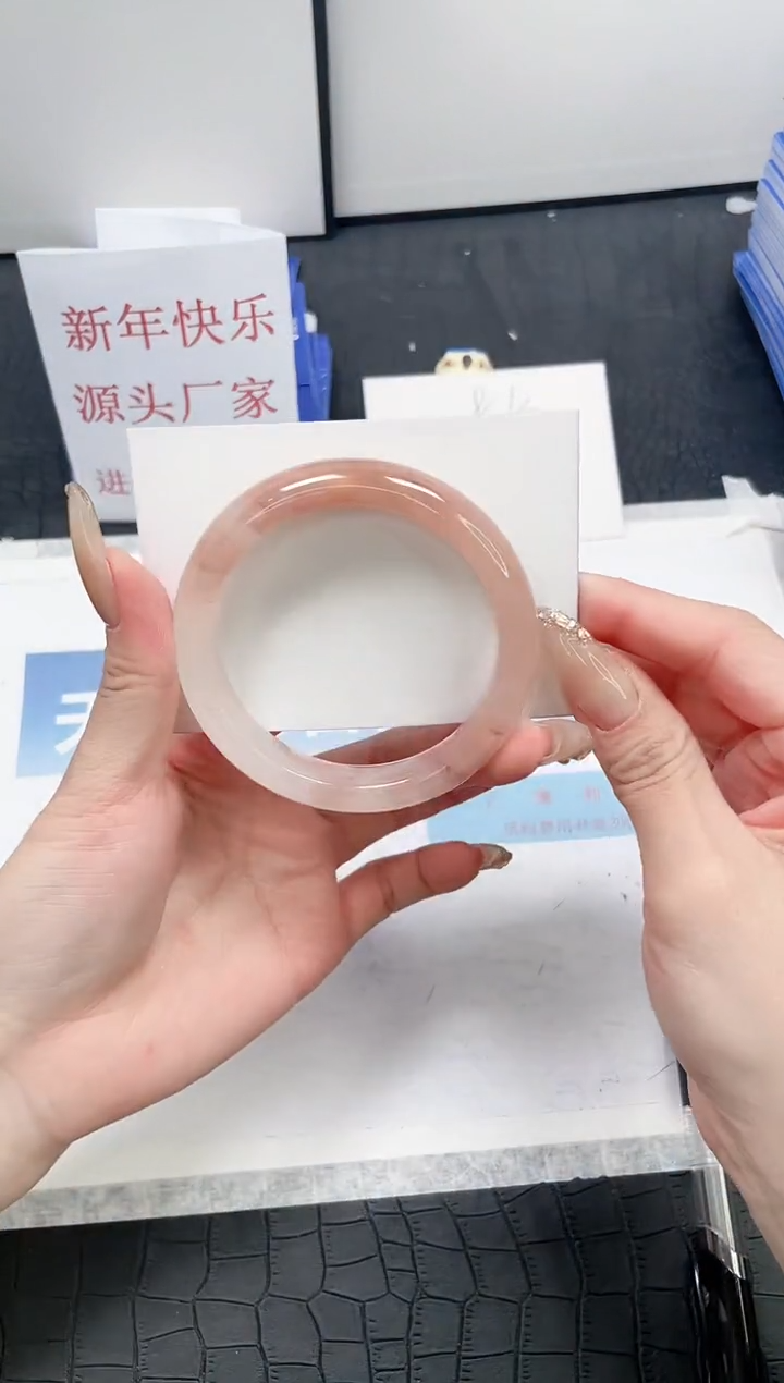 【闪购商品】石英质玉手镯未镶嵌Y106-58.2