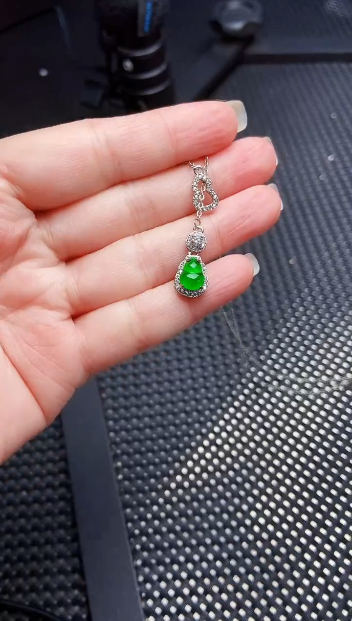 【闪购商品】翡翠颈饰未镶嵌11111111