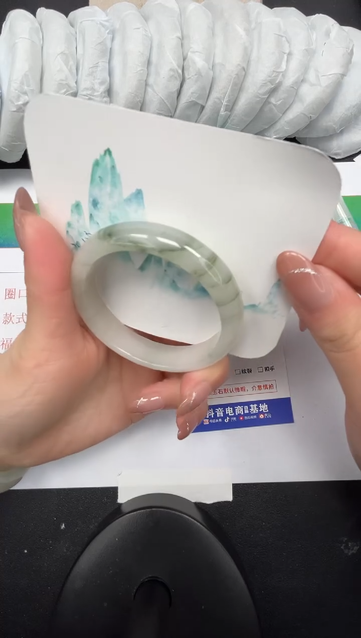 【闪购商品】石英质玉手镯未镶嵌214-53.5