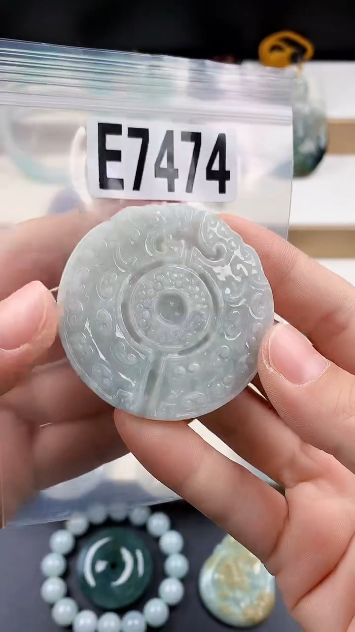 颈饰未镶嵌翡翠天然翡翠吊坠挂件