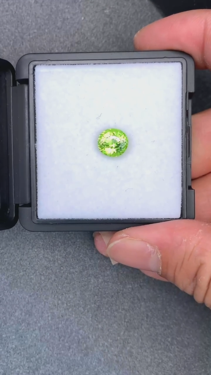 【闪购商品】橄榄石裸石未镶嵌2.6克拉