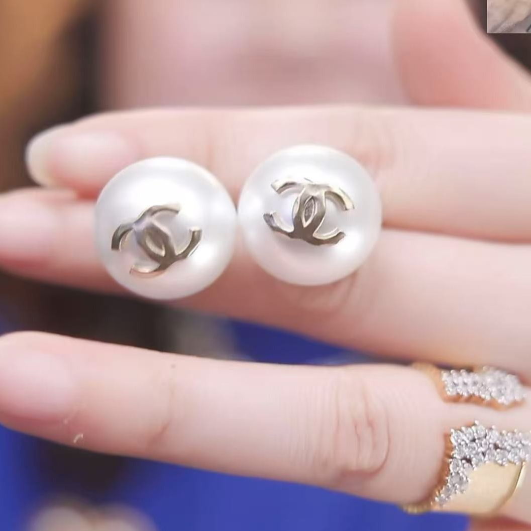 95新 Chanel/香奈儿 中古双C珍珠耳钉/M17