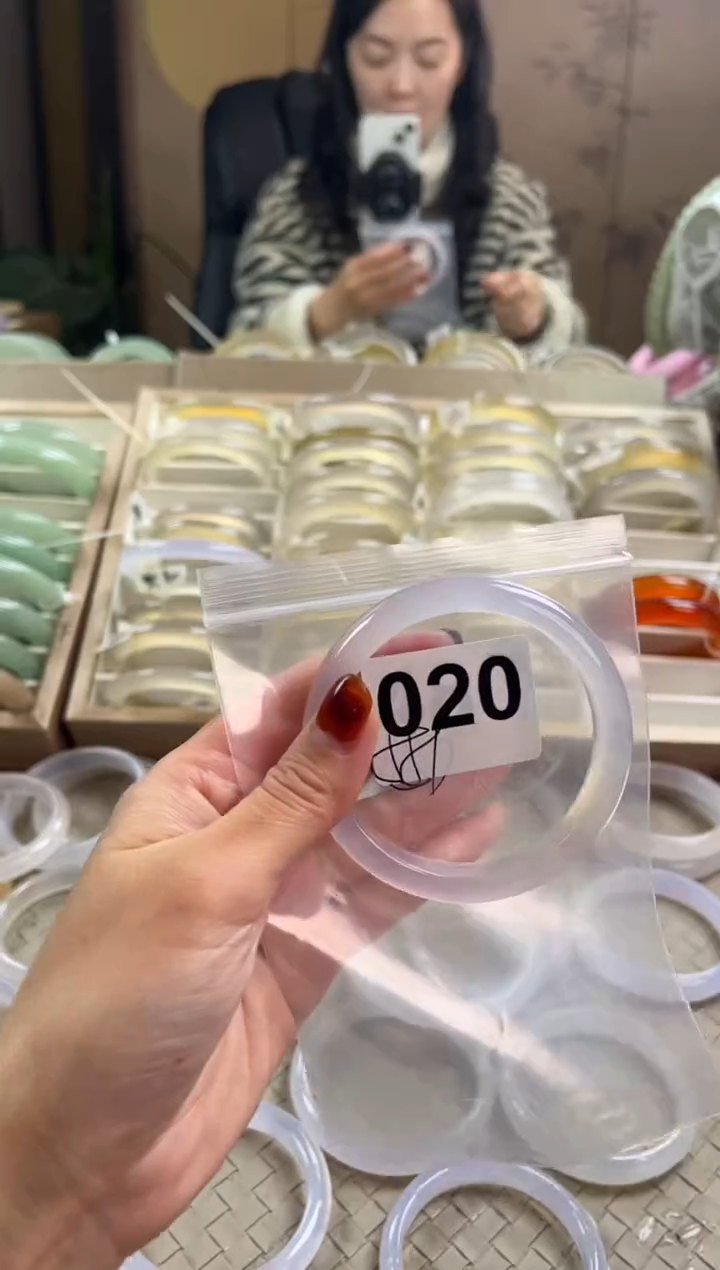 手镯玛瑙/玉髓未镶嵌020