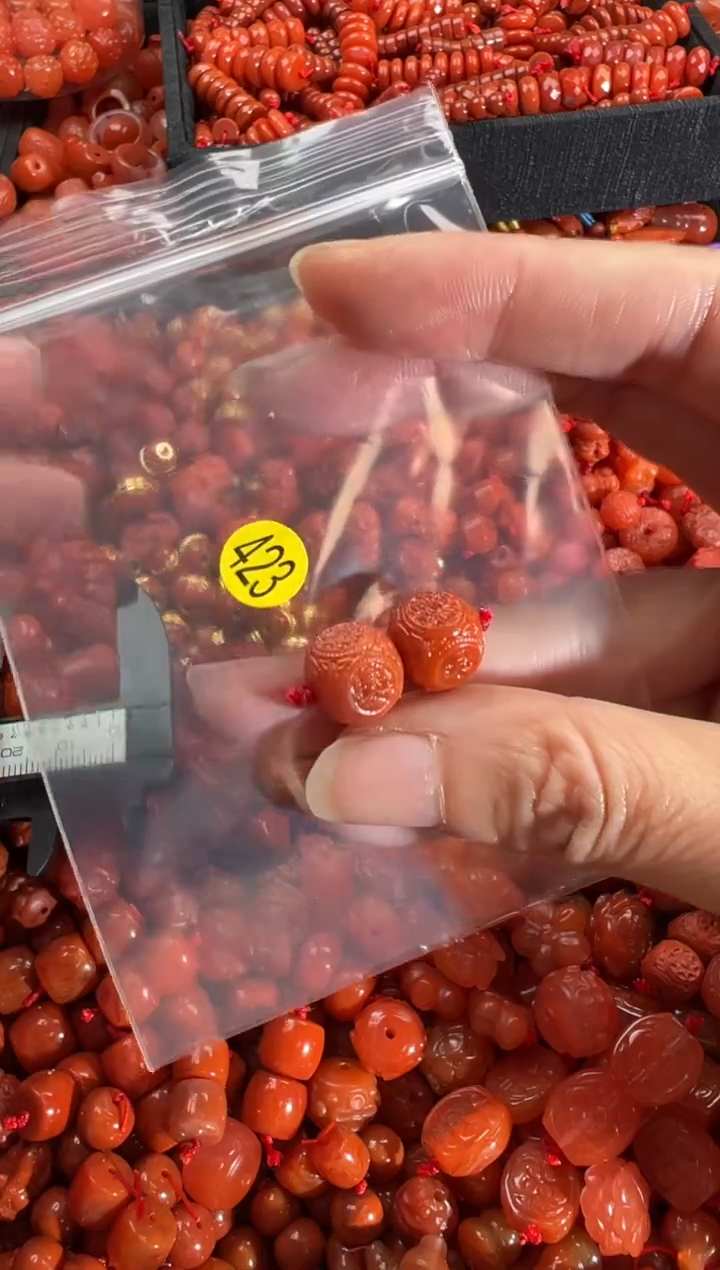 【闪购商品】南红玛瑙颈饰未镶嵌1