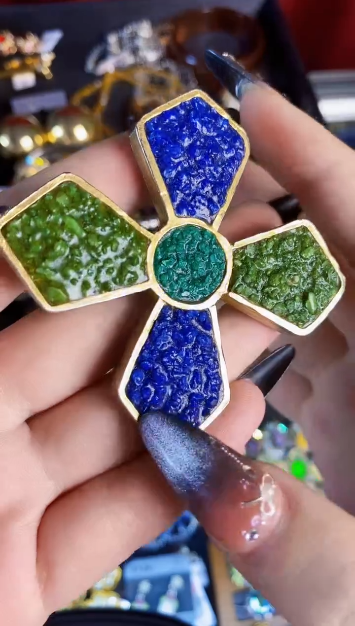 瓷片楚楚中古珠宝甄选不退换