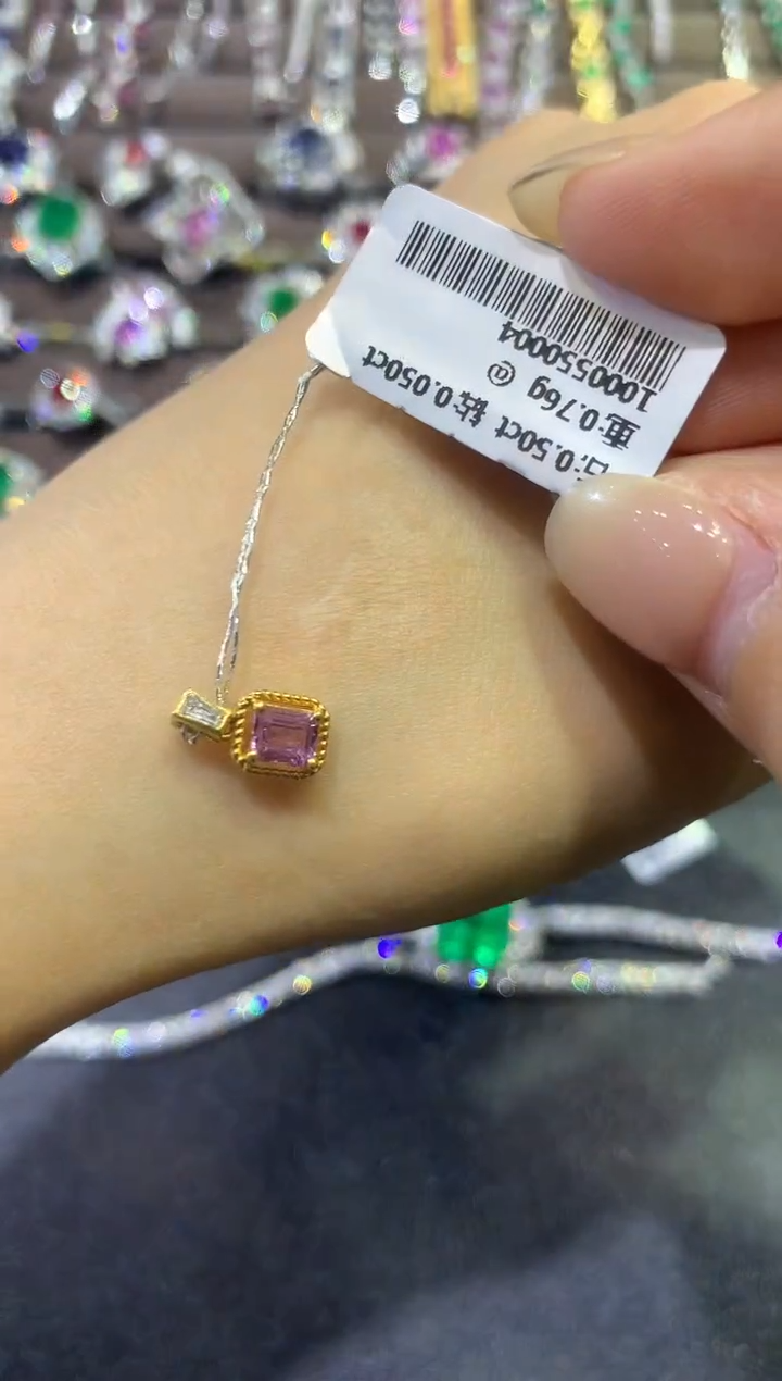 【闪购商品】彩色蓝宝石吊坠18K金镶嵌a236       