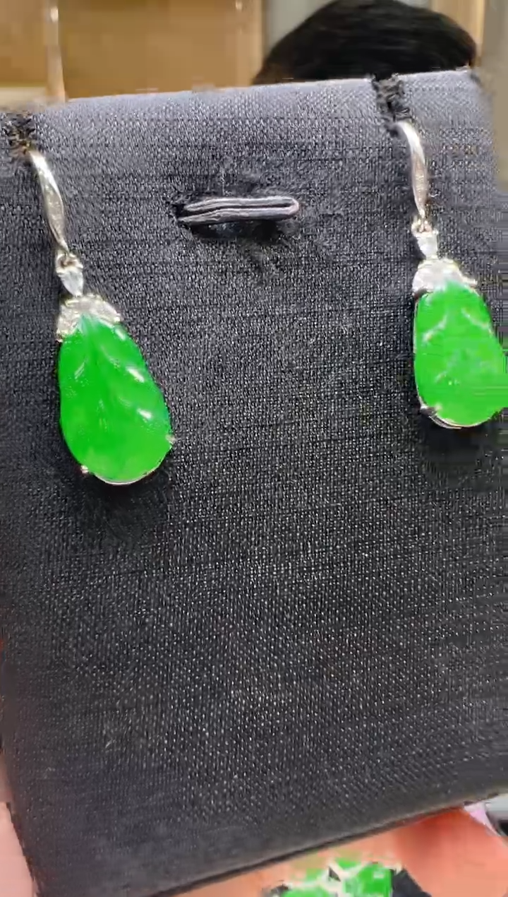 银S925镶嵌翡翠耳坠天然A货翡翠多样性发一