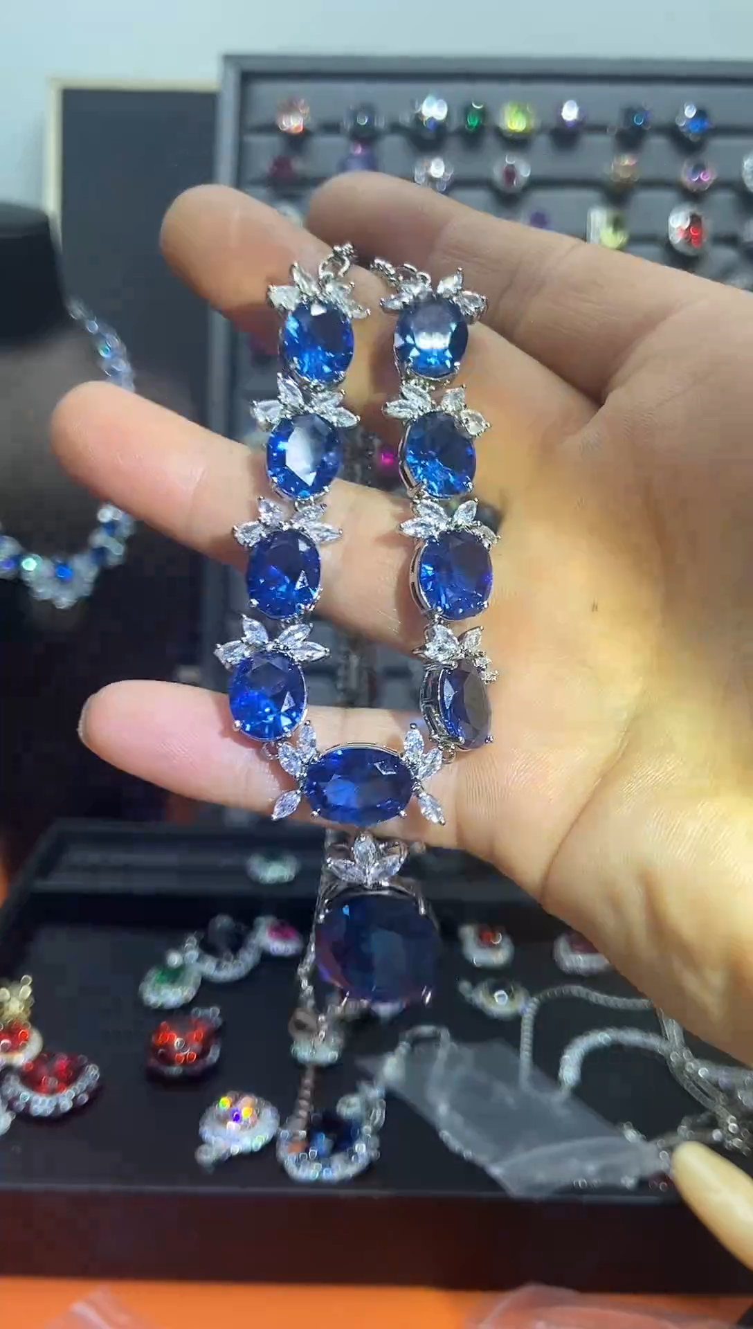 1蓝宝石（处理）小****边12.30-33