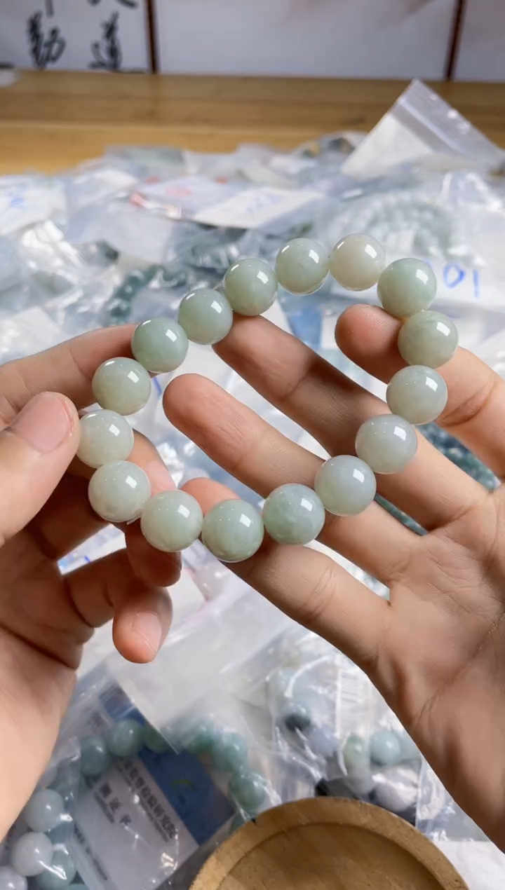 定制翡翠未镶嵌珠串