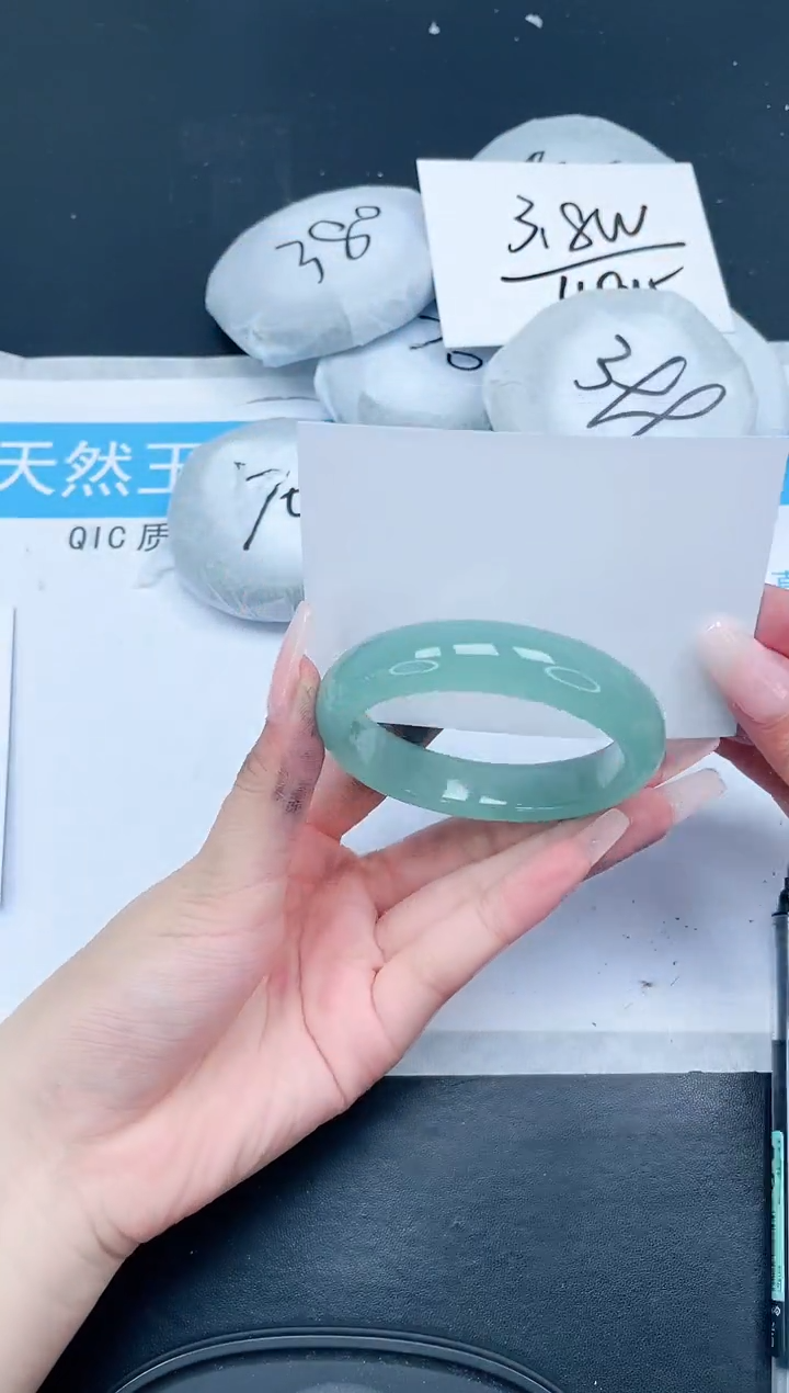 【闪购商品】石英质玉手镯未镶嵌495-55