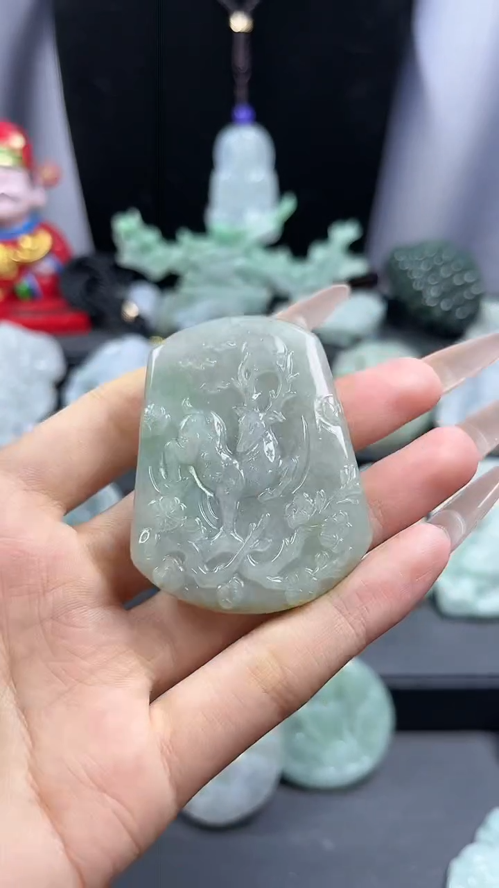 【闪购商品】翡翠颈饰未镶嵌小鹿